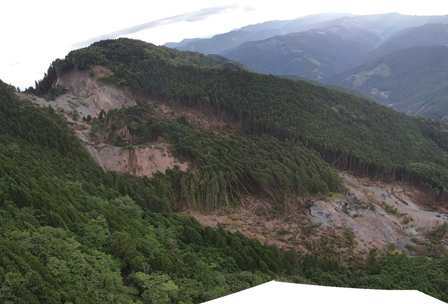 令和5年 静岡市葵区諸子沢で発生した大規模地すべり