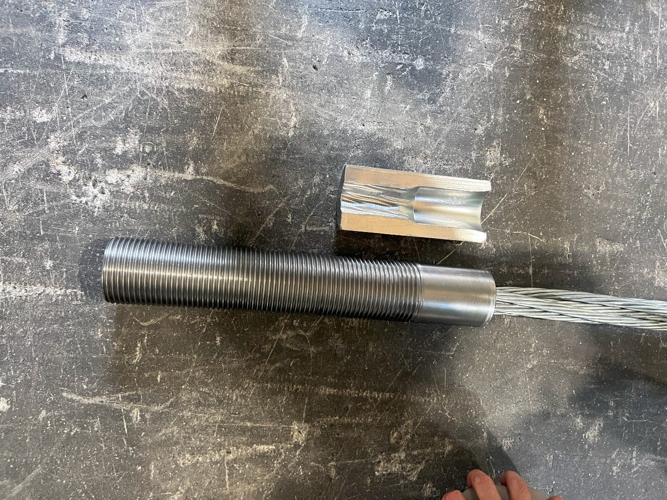 ⑥破断したアンカー材 3